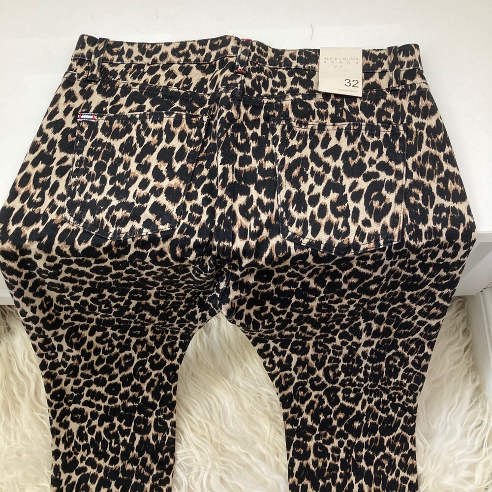 ALICE + OLIVIA High-Rise Straight Leg Jeans - Picture 9 of 11